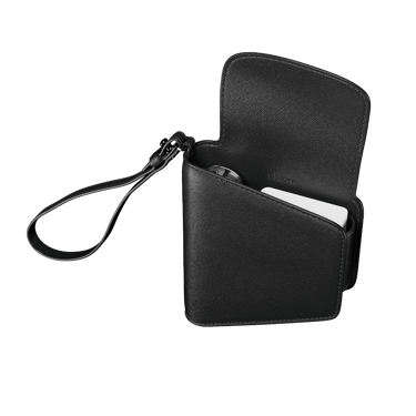Bočni prikaz Jet Black duo torbice sa Ploom AURA uređajem i stikovima (nisu uključeni)