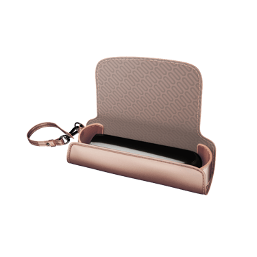 Bočni prikaz Rose Gold solo futrole sa Ploom AURA uređajem i stikovima (nisu uključeni).