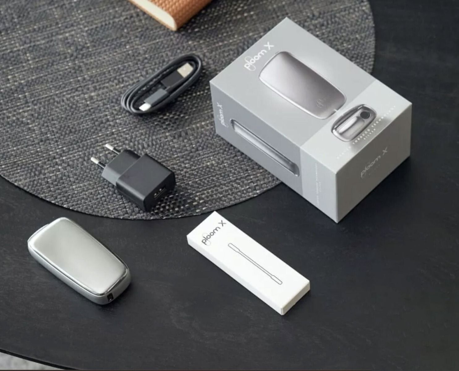 Ploom X Advanced cleaning sticks white in situ
